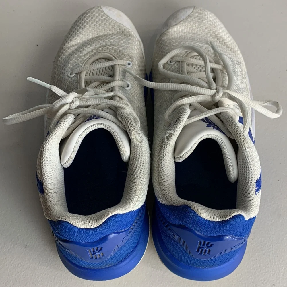 Nike Shoes Kids White Blue Basketball Kyrie Flytrap II Athletic Sneakers Youth 6